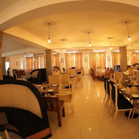 The Royal Mall Kandy Exterior foto