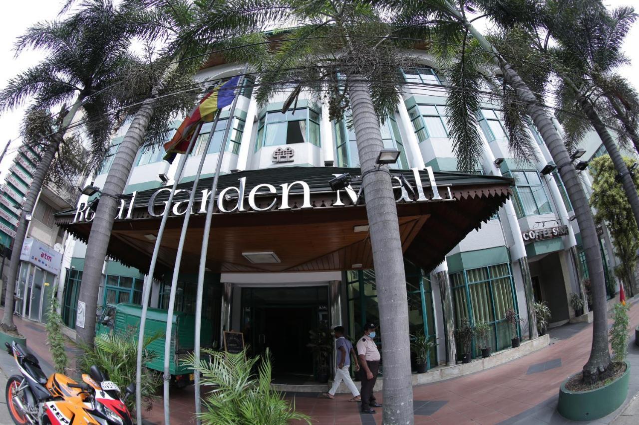 The Royal Mall Kandy Exterior foto