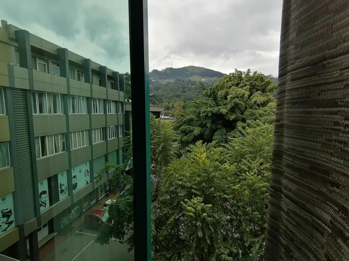 The Royal Mall Kandy Exterior foto
