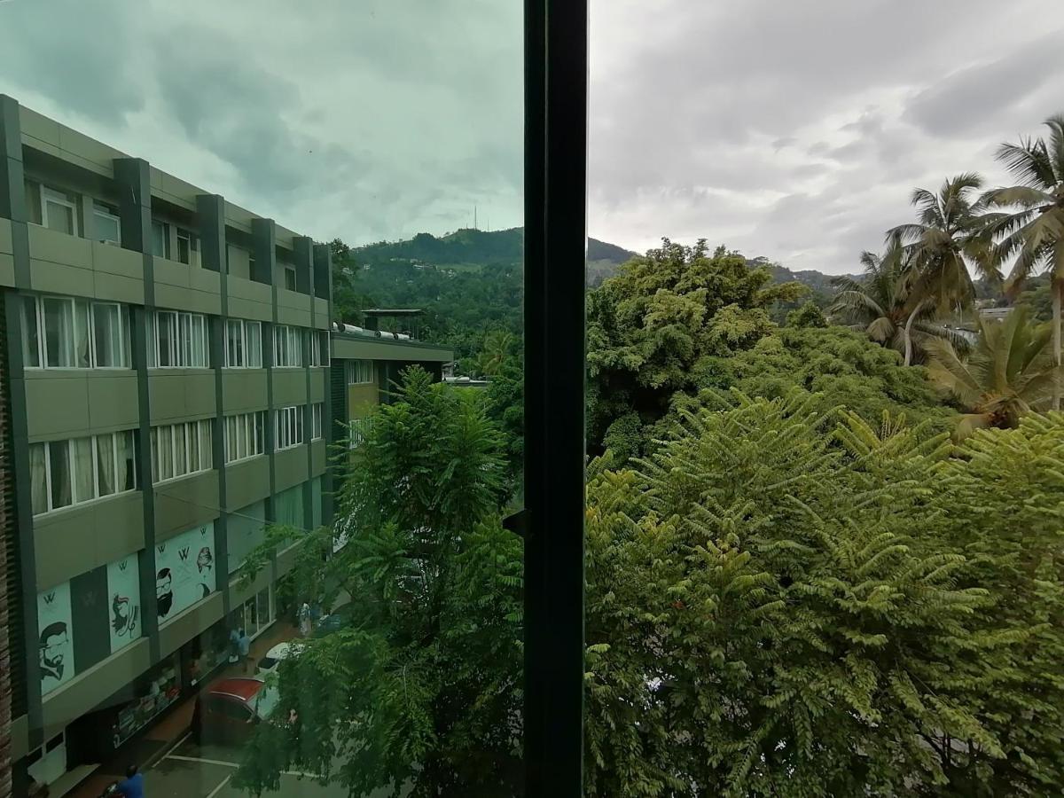 The Royal Mall Kandy Exterior foto